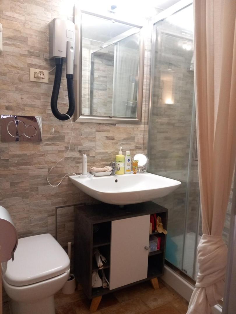 Domus Next Campo De'Fiori With Thermal Shower ローマ 部屋 写真